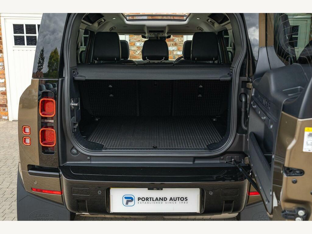 Land Rover Defender 110 3.0 D300 X-dynamic Hse 110 7 Seat Black #15