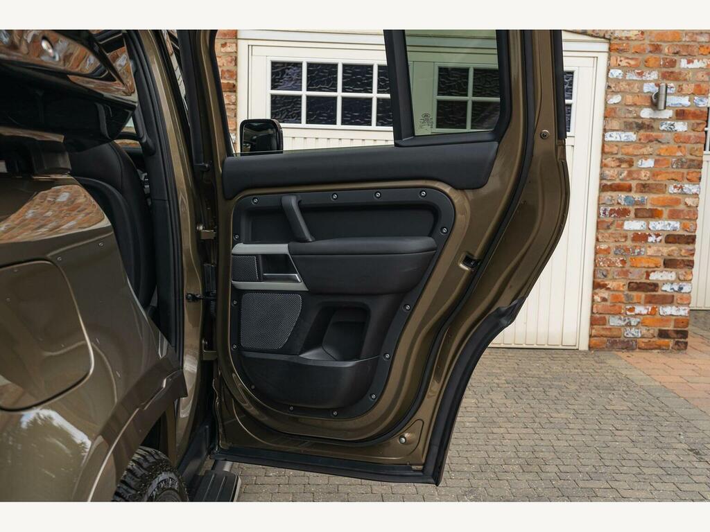 Land Rover Defender 110 3.0 D300 X-dynamic Hse 110 7 Seat Black #34