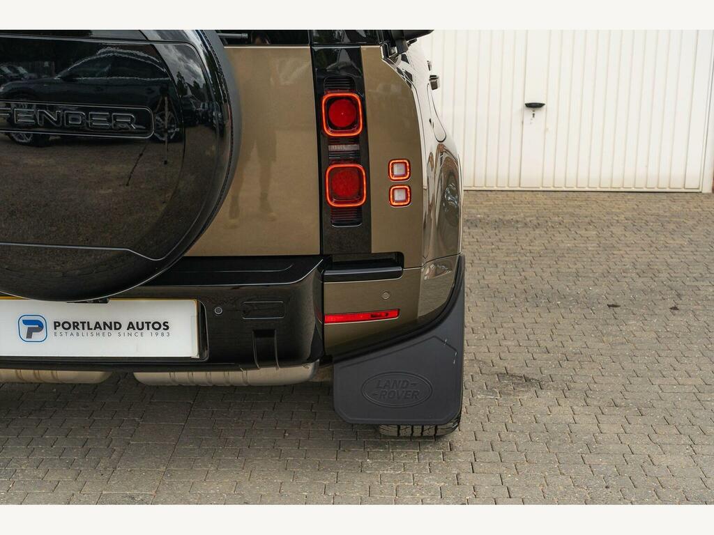 Land Rover Defender 110 3.0 D300 X-dynamic Hse 110 7 Seat Black #16