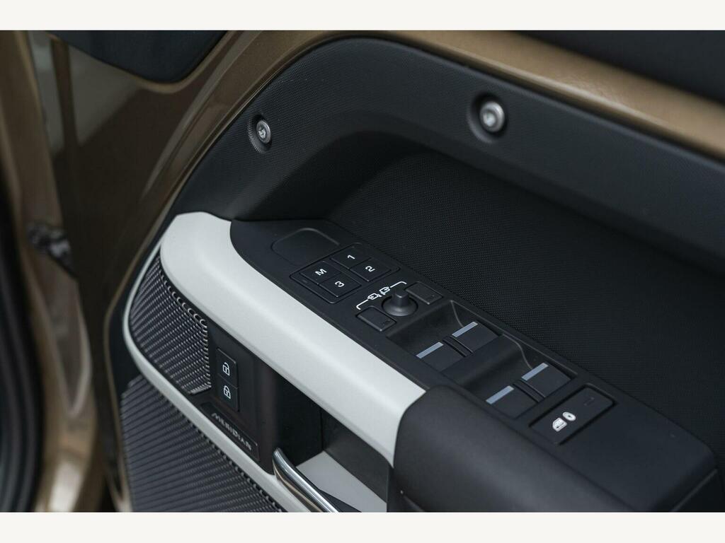 Land Rover Defender 110 3.0 D300 X-dynamic Hse 110 7 Seat Black #36