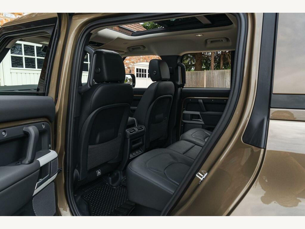 Land Rover Defender 110 3.0 D300 X-dynamic Hse 110 7 Seat Black #26