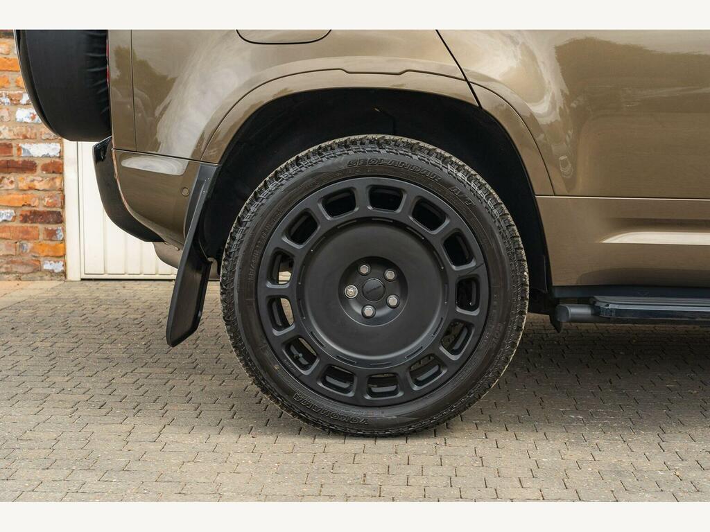 Land Rover Defender 110 3.0 D300 X-dynamic Hse 110 7 Seat Black #18