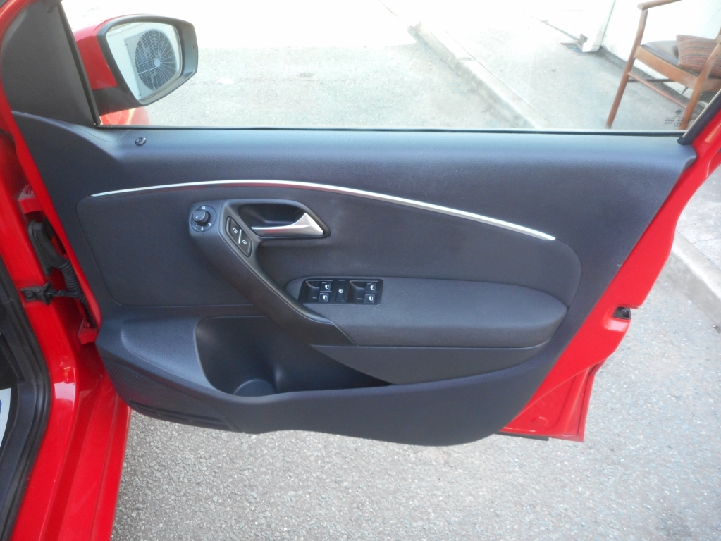 Volkswagen Polo Polo Sel Tdi Black #17