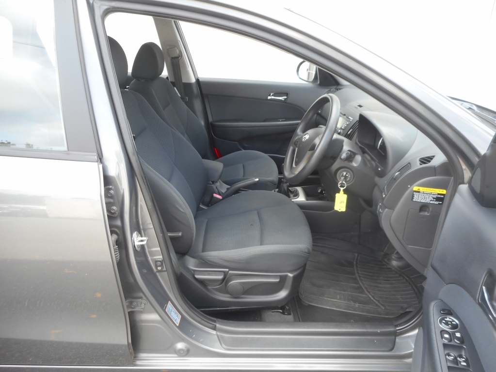 Hyundai I30 1.6 Comfort Estate Euro 4 124 B Blue #16