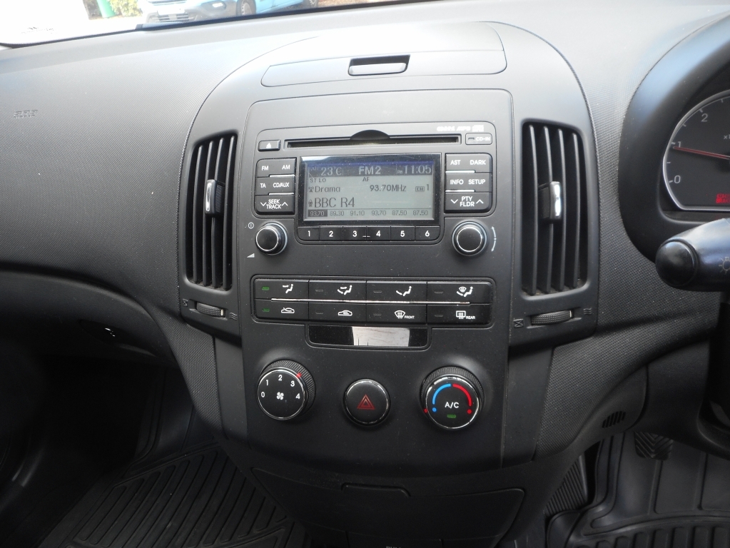 Hyundai I30 1.6 Comfort Estate Euro 4 124 B Blue #24