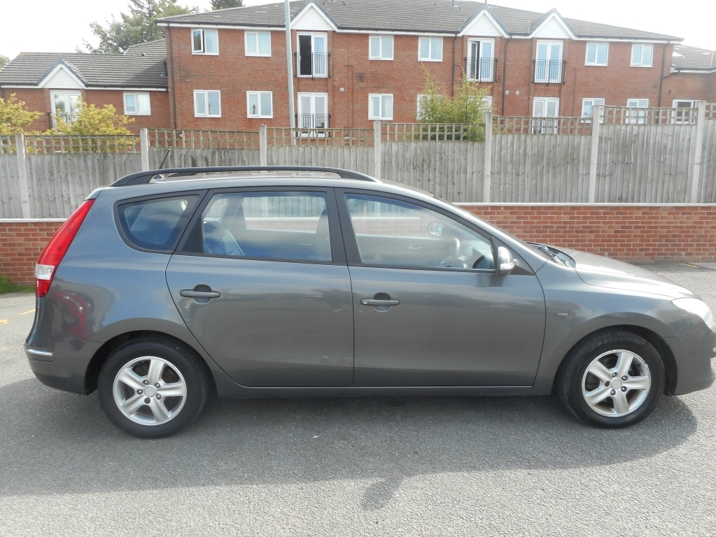 Hyundai I30 1.6 Comfort Crdi Grey #2