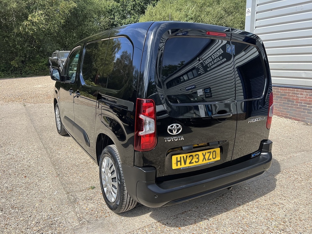 Toyota Proace City Bluehdi Icon Black #6
