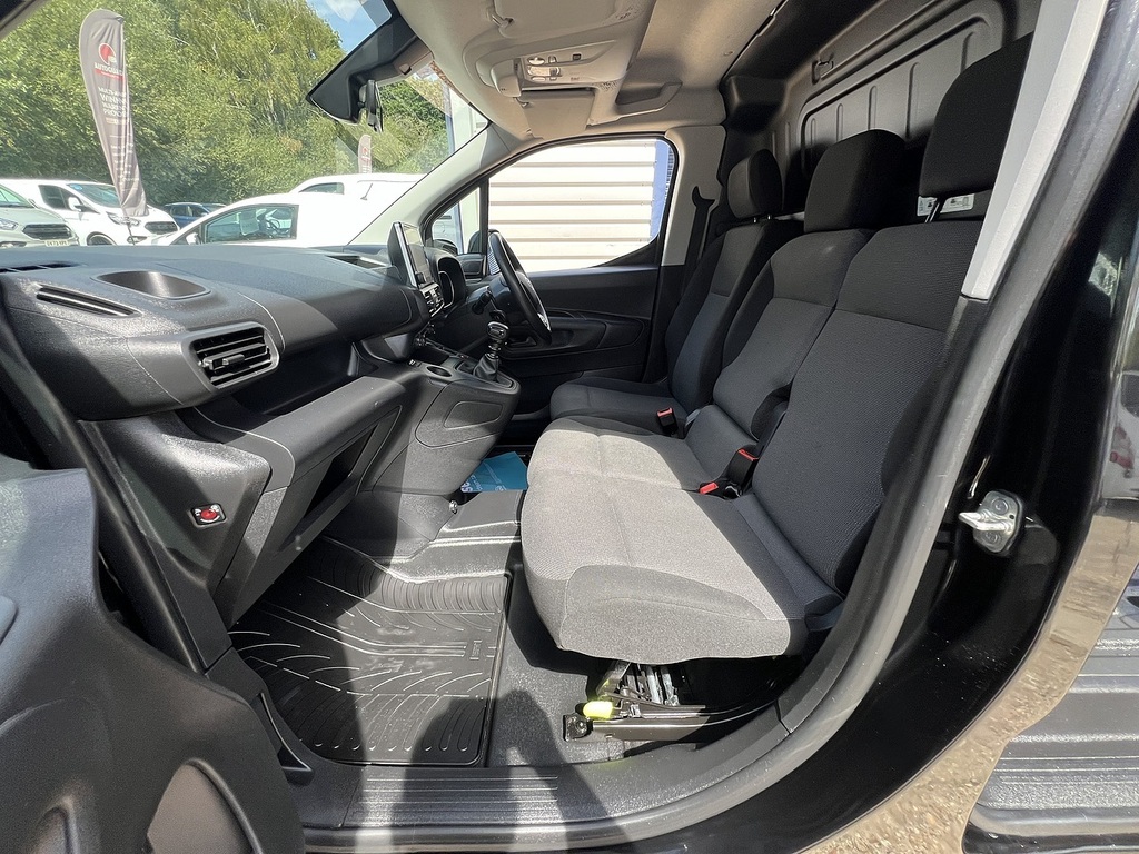 Toyota Proace City Bluehdi Icon Short Panel White #23
