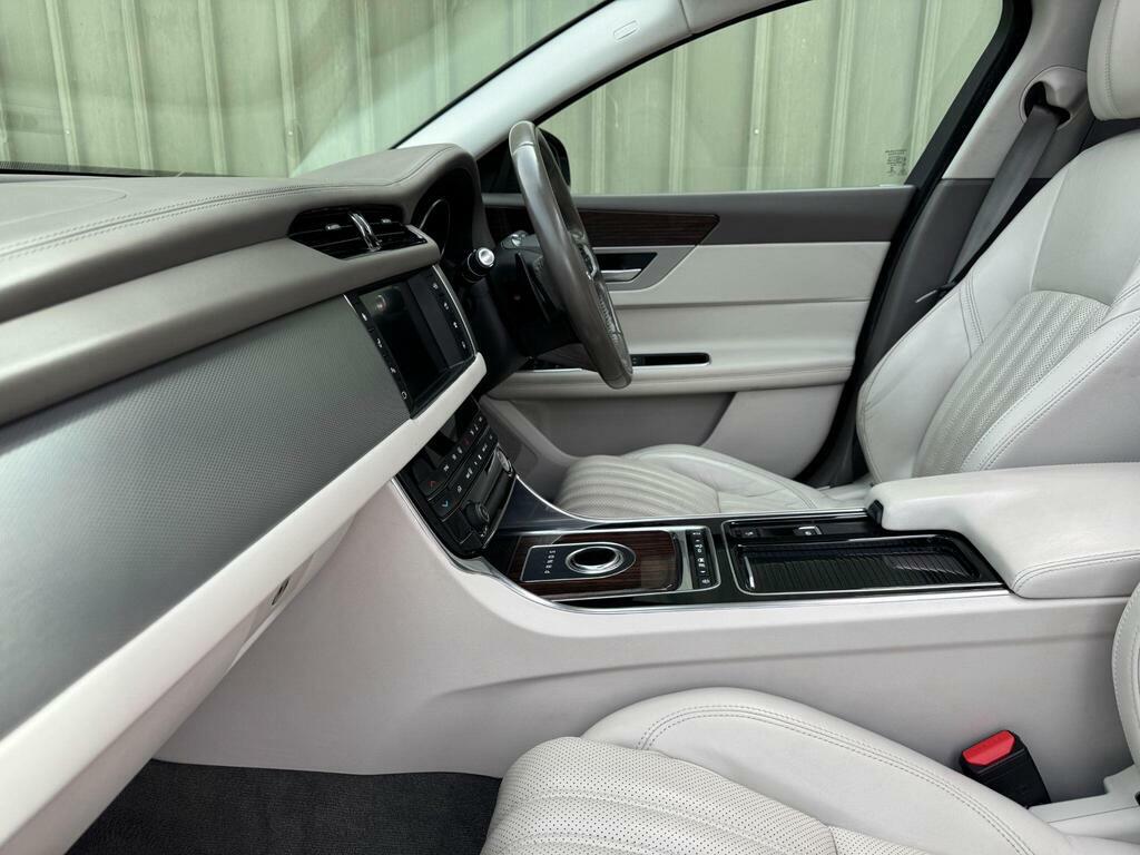Jaguar XF 2.0D Portfolio Awd Euro 6 S S Black #3