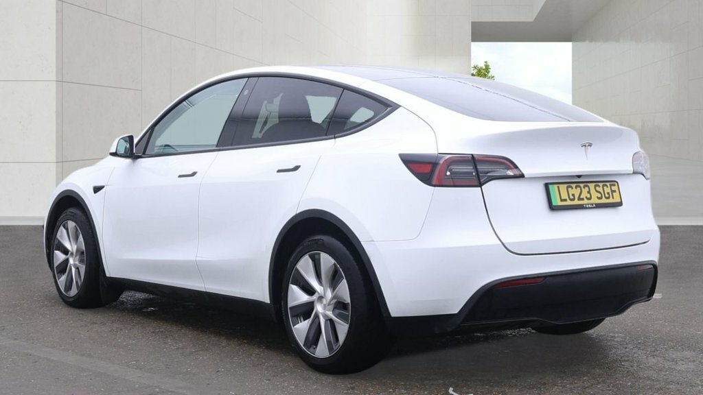 Tesla Model Y Suv White