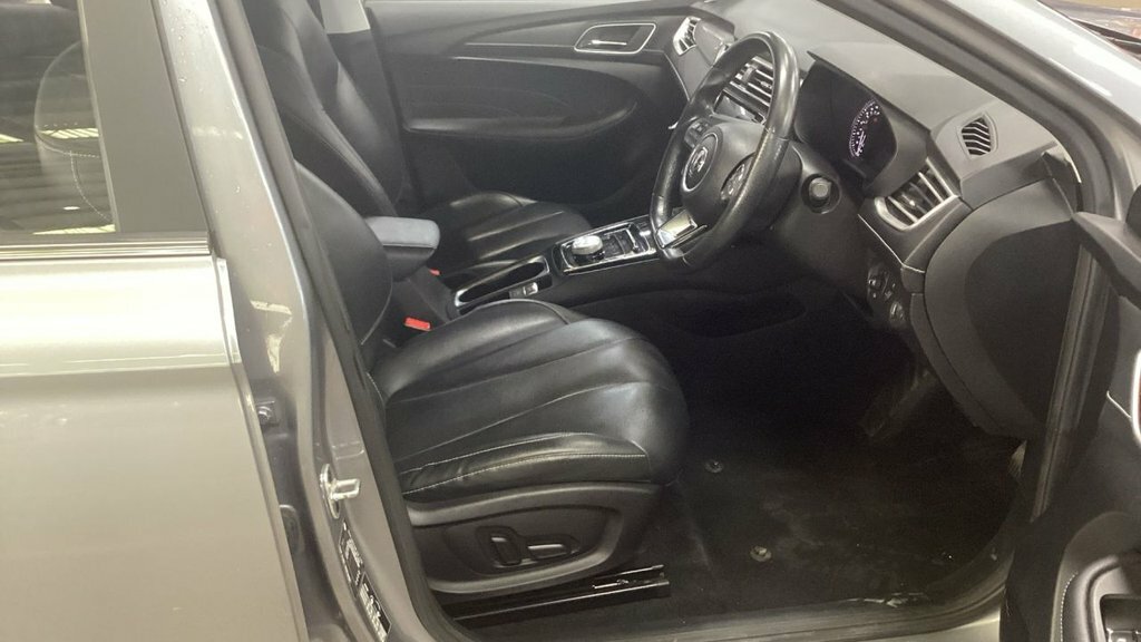 MG MG5 Estate Silver #4