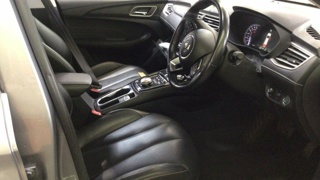 MG MG5 Estate Silver #5