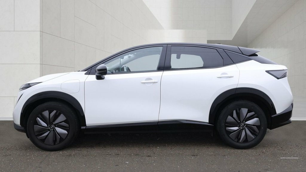 Nissan Ariya Suv White #3