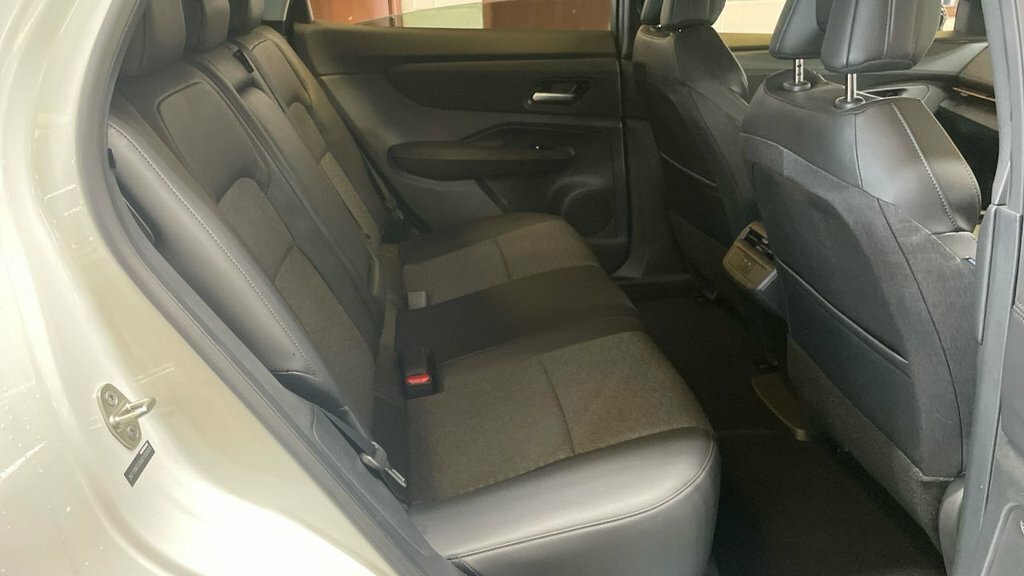 Nissan Ariya Suv White #6