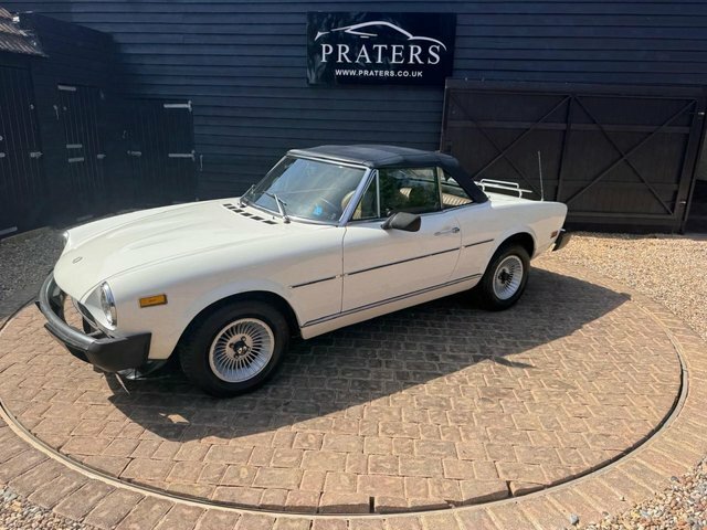 Fiat 124 Spider Hand Drive White #2