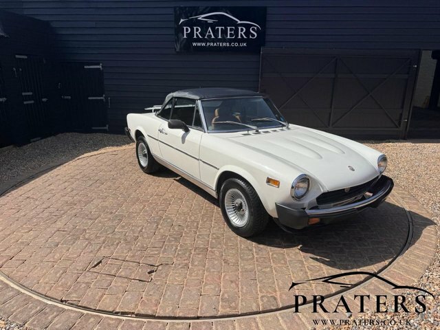 Fiat 124 Spider Hand Drive White