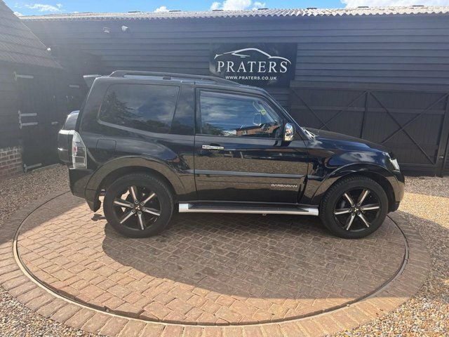 Mitsubishi Shogun Di-dc Barbarian Suv Black #3