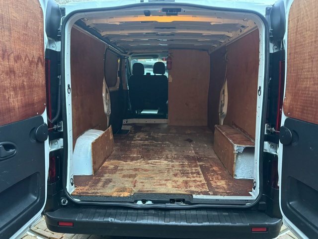 Vauxhall Vivaro Vauxhall Vivaro 2015 1.6 Cdti White #13