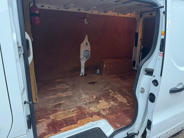 Vauxhall Vivaro Vauxhall Vivaro 2015 1.6 Cdti White #12