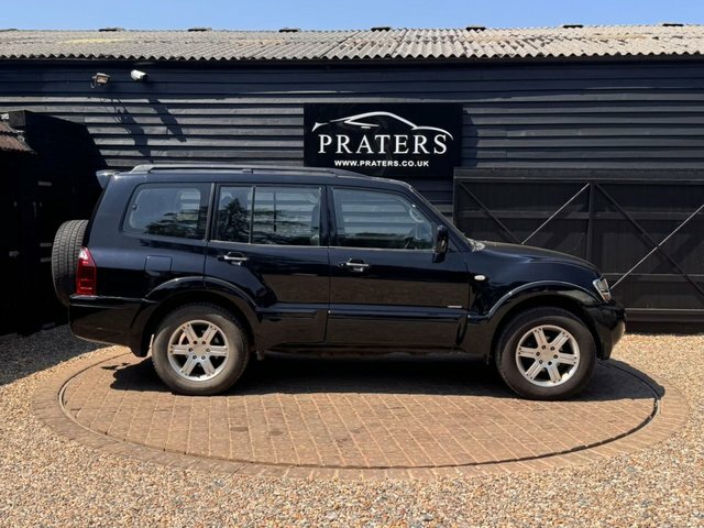 Mitsubishi Shogun Di-d Warrior Suv Black #4