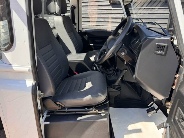 Land Rover Defender 130 Tdi Chassis Cab White #4
