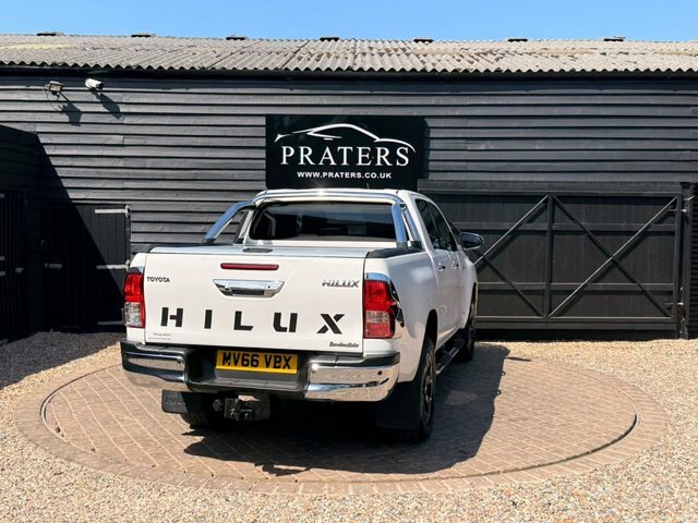 Toyota HILUX Pickup 2.4 D-4d Invincible X 4Wd Euro 6 Tss White #24