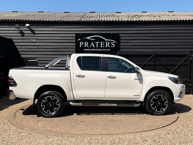 Toyota HILUX Pickup 2.4 D-4d Invincible X 4Wd Euro 6 Tss White #20