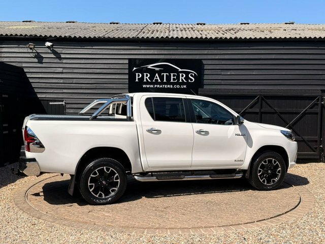 Toyota HILUX Pickup 2.4 D-4d Invincible X 4Wd Euro 6 Tss White #26