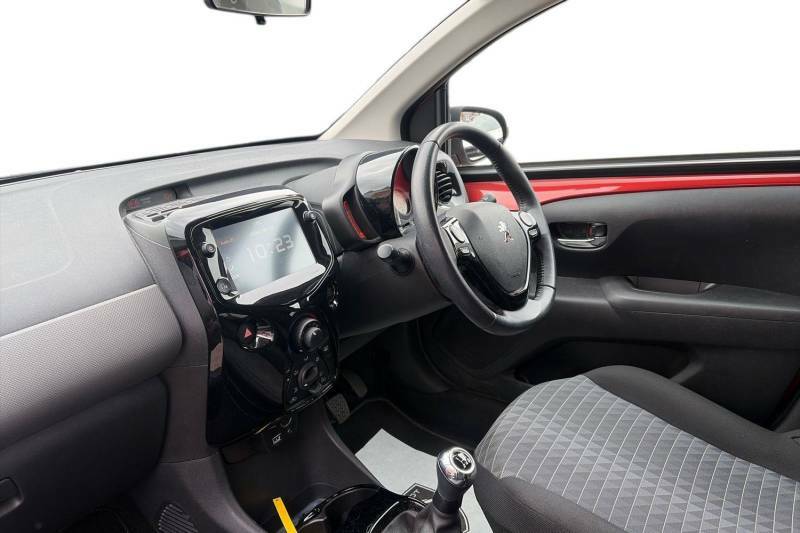 Peugeot 108 1.0 72 Allure Red #2