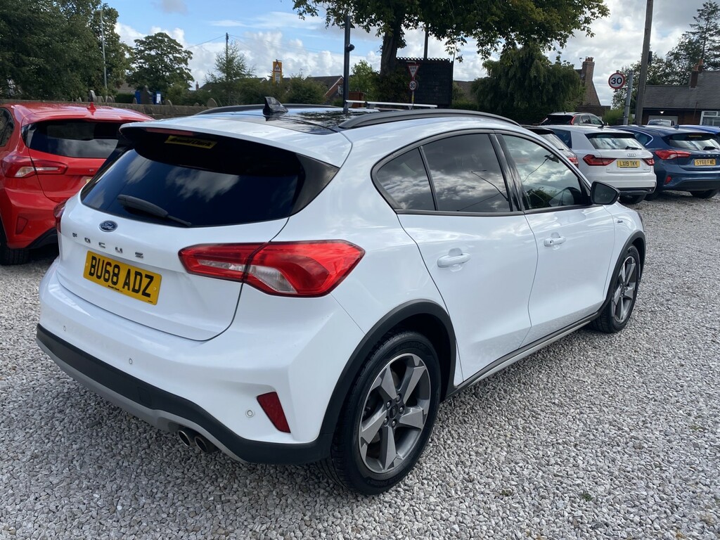 Ford Focus 1.0 T Ecoboost Active White #5