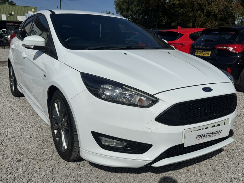 Ford Focus T Ecoboost St-line YE18POJ White #3