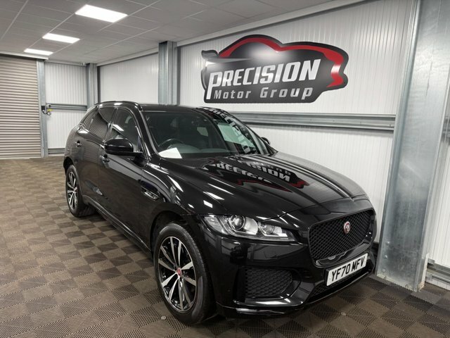 Jaguar F-Pace D180 Chequered Flag Black