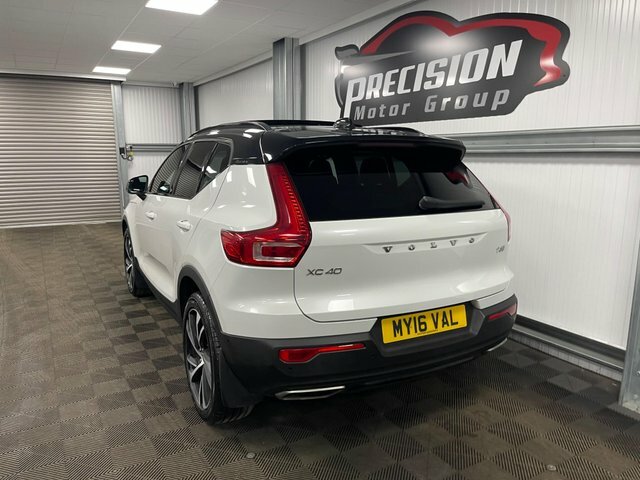 Volvo XC40 T3 R-design Pro White #6