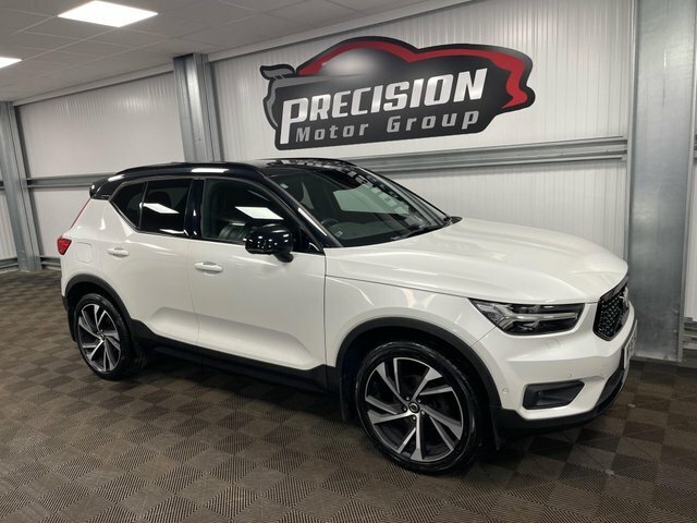 Volvo XC40 T3 R-design Pro White #3