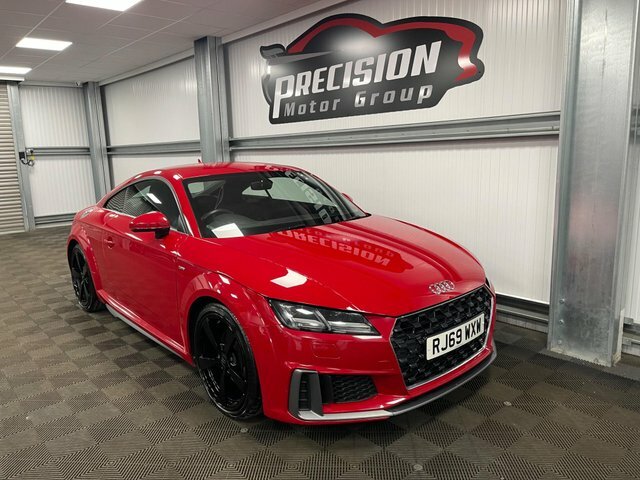 Audi TT Tfsi 40 S Line Red