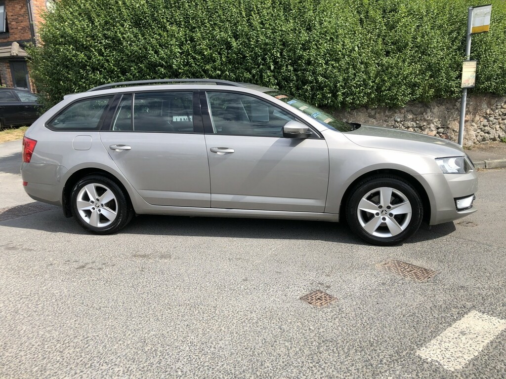 Skoda Octavia Estate 2.0 Tdi Se Turbo Estate - Beige #2