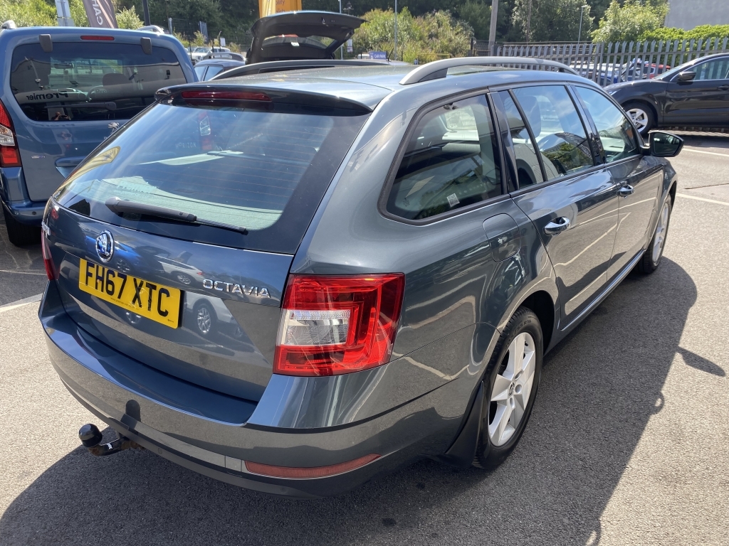 Skoda Octavia 1.5 Se Tsi Grey #4