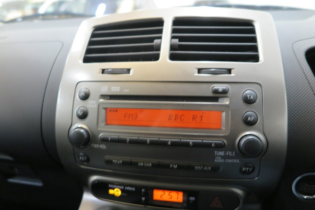 Toyota Urban Cruiser D-4d Silver #13