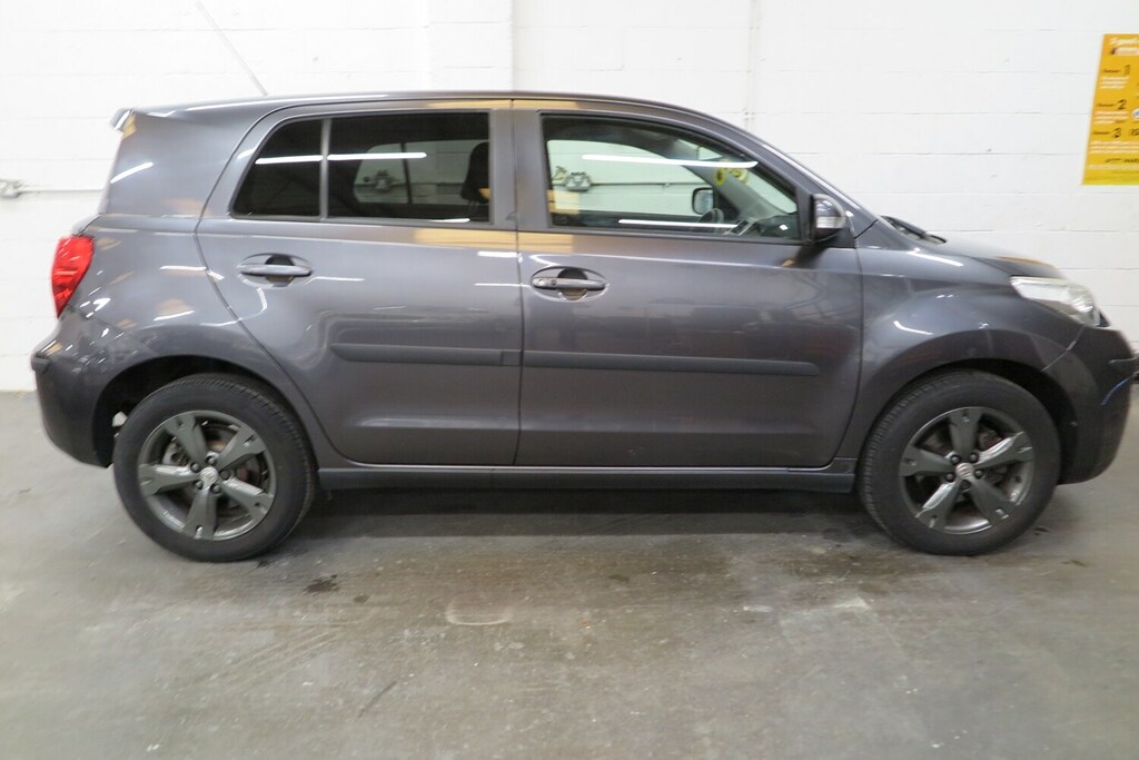 Toyota Urban Cruiser D-4d Silver #19