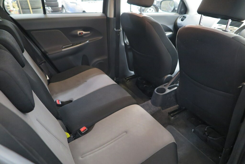 Toyota Urban Cruiser D-4d Silver #16