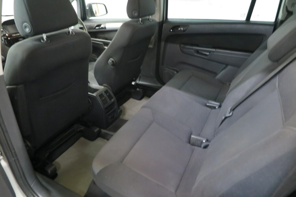 Vauxhall Zafira 1.6L Exclusiv Mpv Euro 5 113 Bh Silver #14