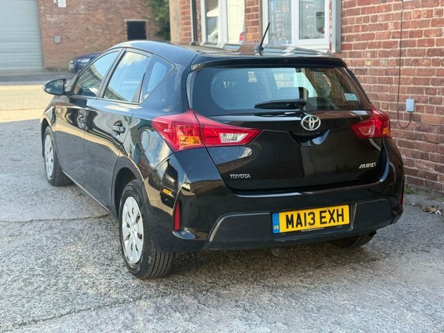 Toyota Auris D-4d Active Hatchback Black #5
