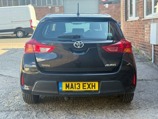 Toyota Auris D-4d Active Hatchback Black #6