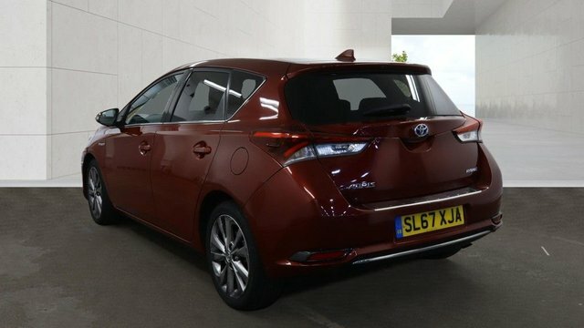 Toyota Auris Vvt-h Excel Hatchback Red #4