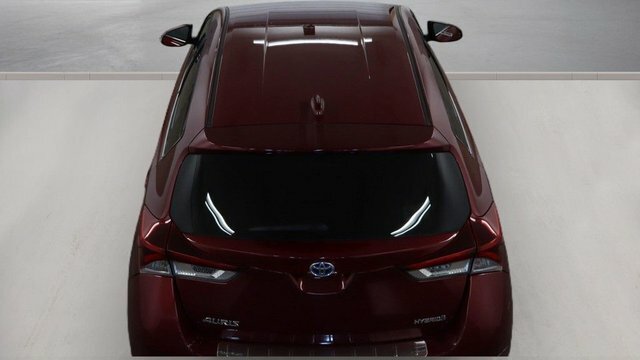 Toyota Auris Vvt-h Excel Hatchback Red #5