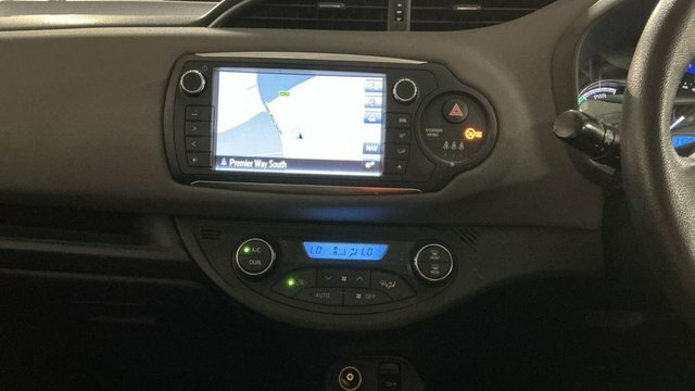 Toyota Yaris Excel 1.33 Vvt-i Multidrive Grey #4
