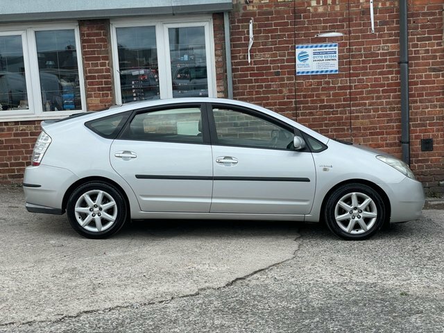 Toyota Prius T Spirit Hatchback Silver #5