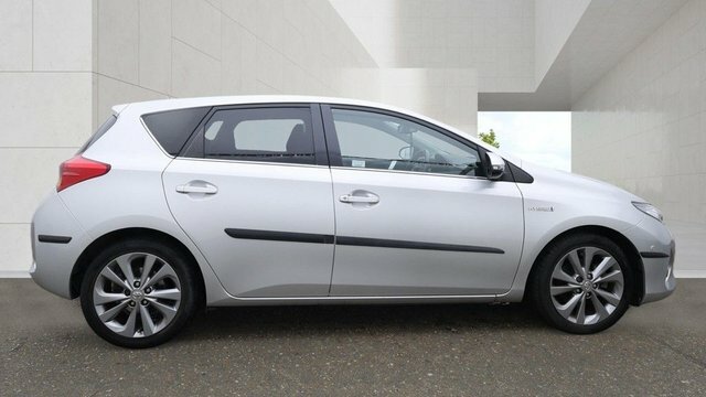 Toyota Auris 1.3 Icon Dual Vvt-i 98 Bhp Red #8