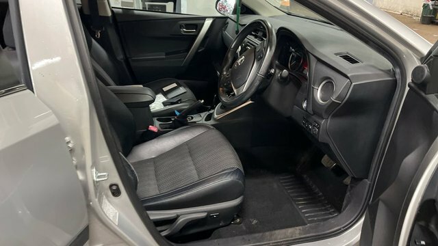 Toyota Auris 1.3 Icon Dual Vvt-i 98 Bhp Red #11