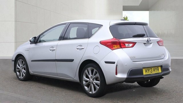 Toyota Auris Vvt-h Excel Hatchback Silver #4